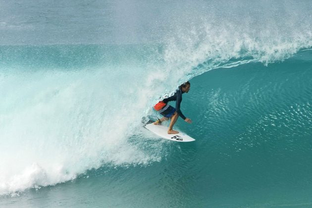 Jessé Mendes, Pipeline, North Shore de Oahu, Havaí. Foto: Bruno Lemos / Sony Brasil.