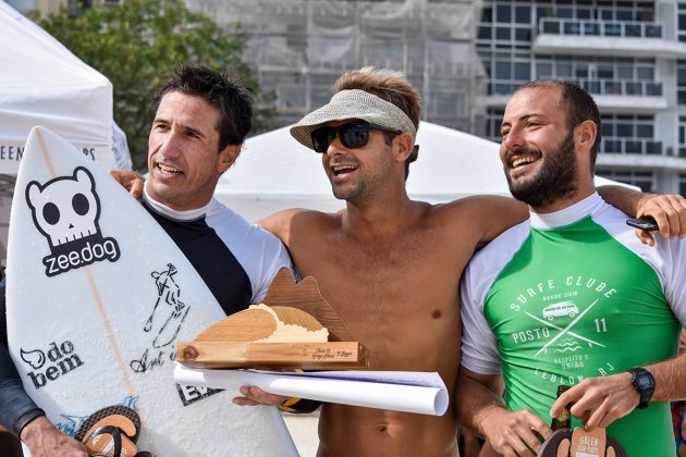 Ivan, Marcelo Trekinho e Pedro Salgado, Posto 11, Leblon, Rio de Janeiro (RJ). Foto: Michel Sabbaga.