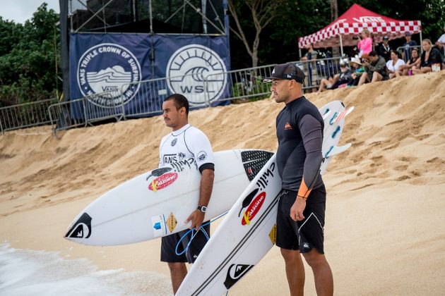 Wiggolly Dantas e Fred Pattachia, Vans World Cup of Surfing 2017, Sunset Beach, Havaí. Foto: © WSL / Heff.