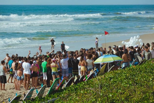 Homenagem a Jean da Silva, Praia do Bispo, Balneário Barra do Sul (SC). Foto: Bárbara Aviz.