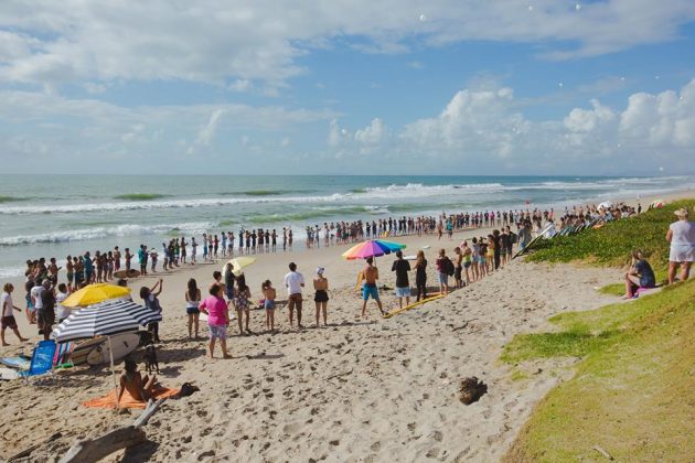 Homenagem a Jean da Silva, Praia do Bispo, Balneário Barra do Sul (SC). Foto: Bárbara Aviz.