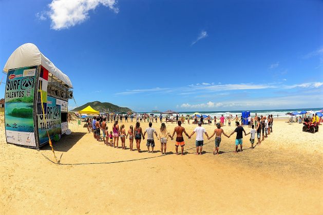 Homenagem a Jean da Silva, Oceano Surf Talentos, praia do Santinho, Florianópolis (SC). Foto: Marcio David.