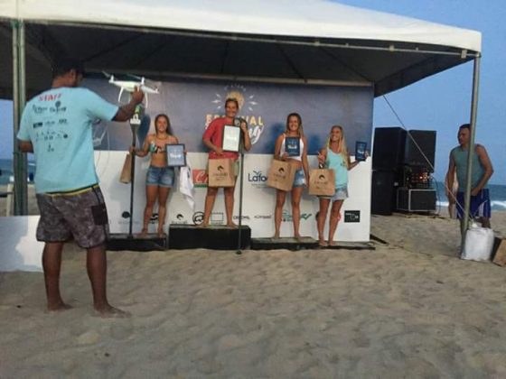 Pódio Feminino Open Pro. Festival Barong Surf Club, Paracuru, Fortaleza (CE). Foto: Reprodução.