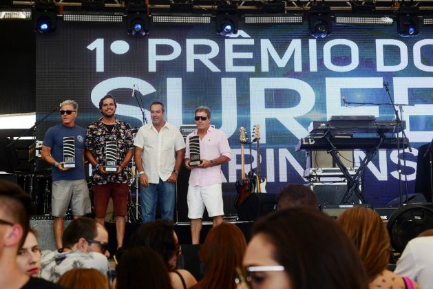 Xandi Fontes, Bernardo Hickel, Roberto Lima e Flávio Boabaid, Prêmio do Surfe Catarinense 2017, Florianópolis (SC). Foto: Marcio David.