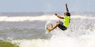 Silvana busca primeiro pódio no WCT