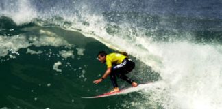 Peterson Rosa marca gol no Maracanã do surf