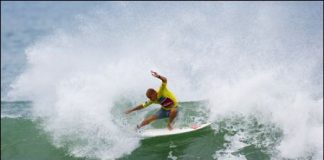 Slater com a mão na taça