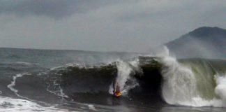 Circuito Paulista dropa na praia do Tombo (SP)