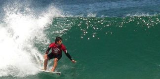 Filipe Braz na cola de Tom Curren