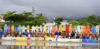 Pranchões invadem a praia dos Pescadores