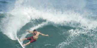 Galera esquenta os motores em Oahu